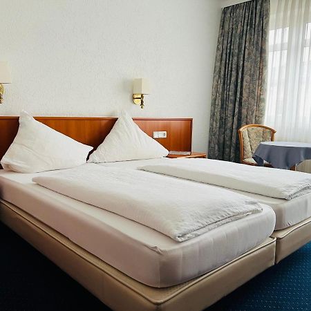 Hotel Weller Kahl Am Main Buitenkant foto