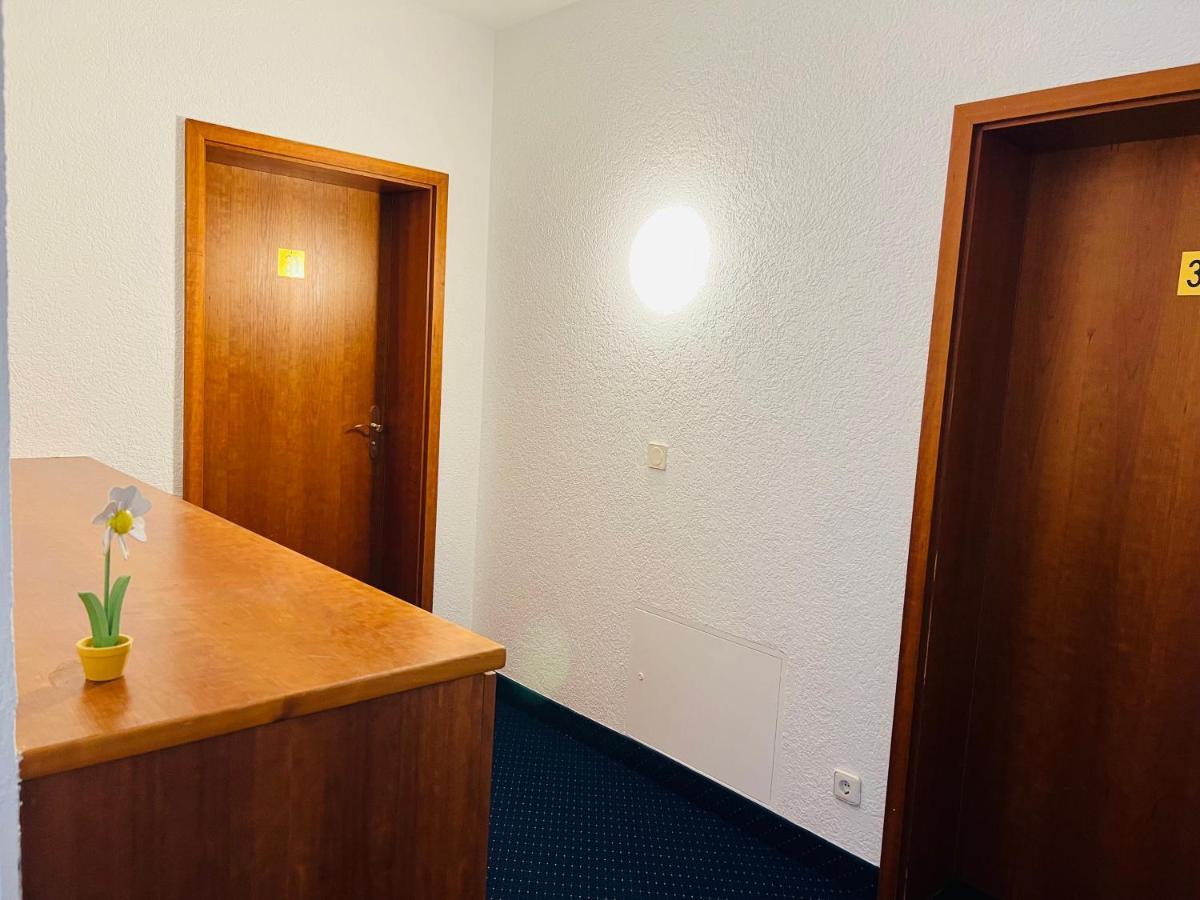 Hotel Weller Kahl Am Main Buitenkant foto