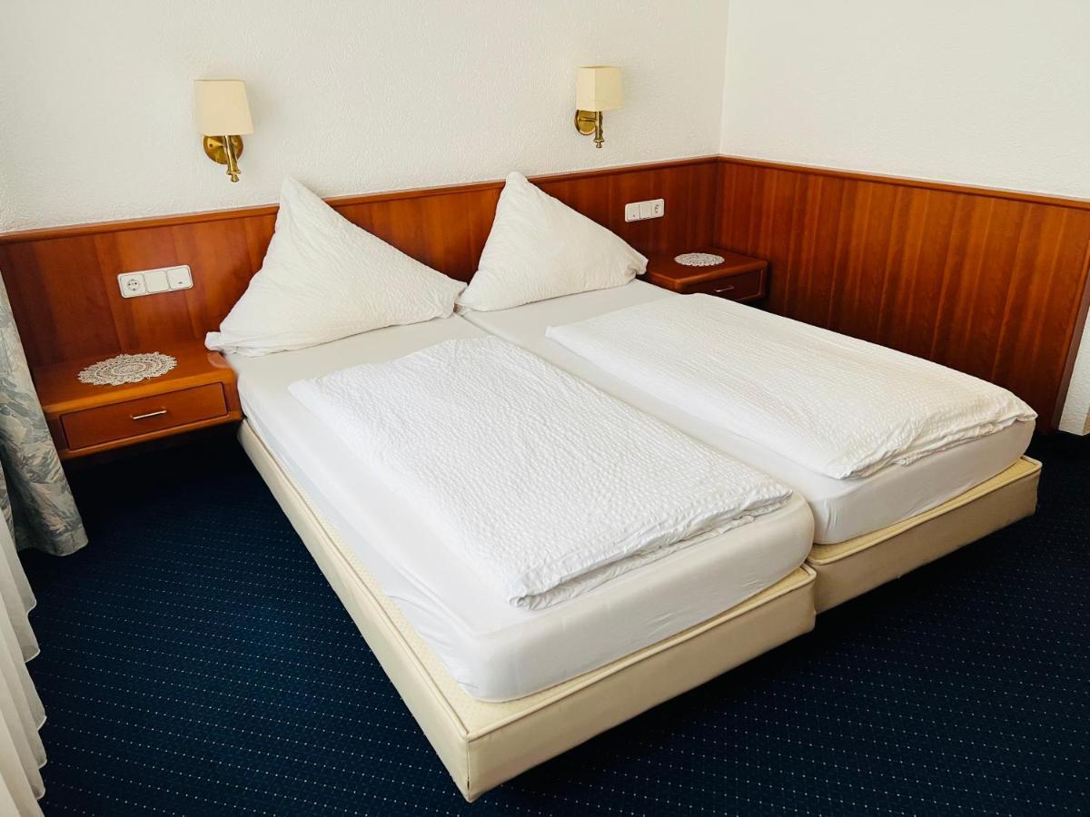 Hotel Weller Kahl Am Main Buitenkant foto