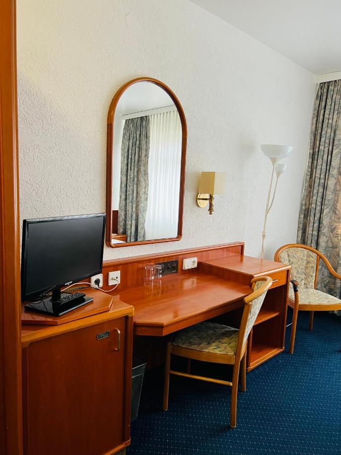 Hotel Weller Kahl Am Main Buitenkant foto